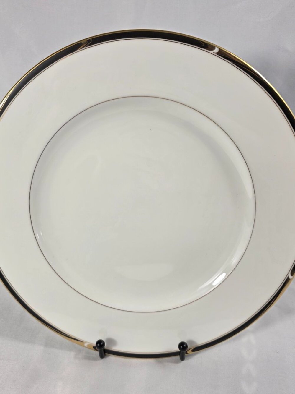 ONE Mikasa Academy Bone China Dinner Plates White with Black & Gold Band NEW